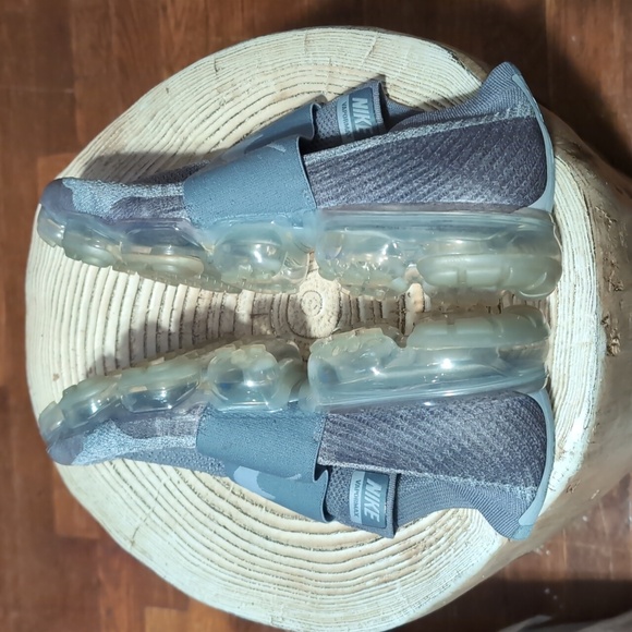 Nike women's Size 10.5 COOL GREY/WOLF GREY-HOT PUNCH-WHITE - Picture 9 of 9